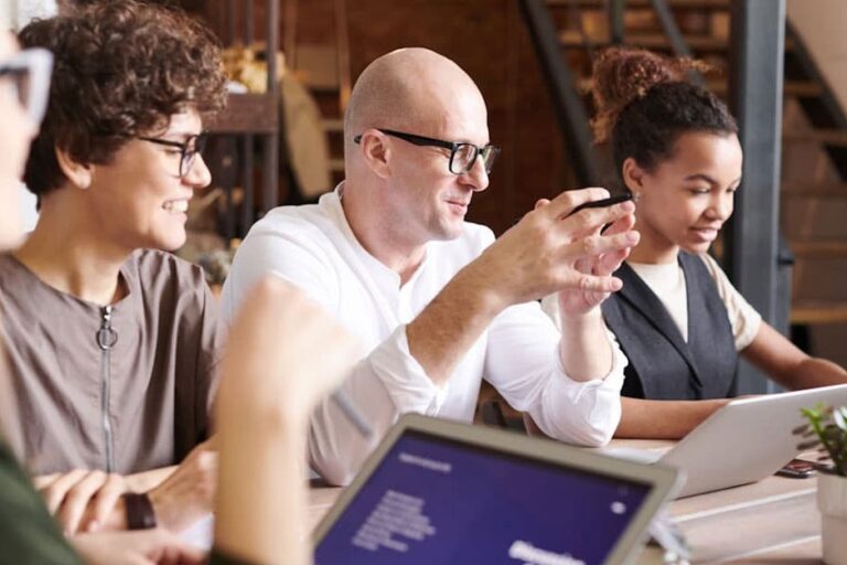 comment allier efficacité et créativité en entreprise pour améliorer la performance, fidéliser vos clients et motiver vos équipes